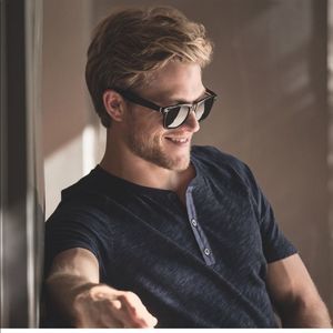 Foster Grant Mystery Man American Flag Wayfarer Shades